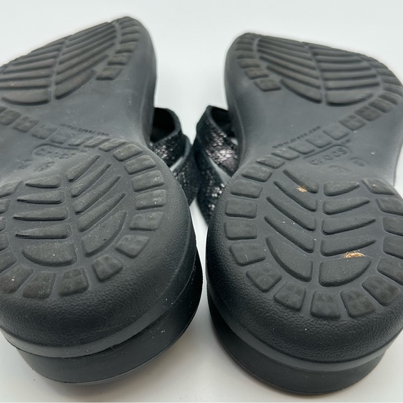 CROCS Capri Black Suede with Metallic Snake Print Women's Flip Flop Sandals - Picture 8 of 10